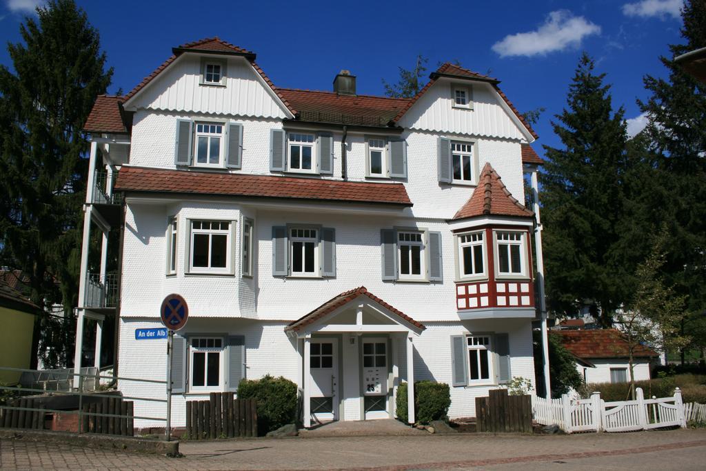 Gaestehaus Villa Lina Bad Herrenalb Eksteriør billede